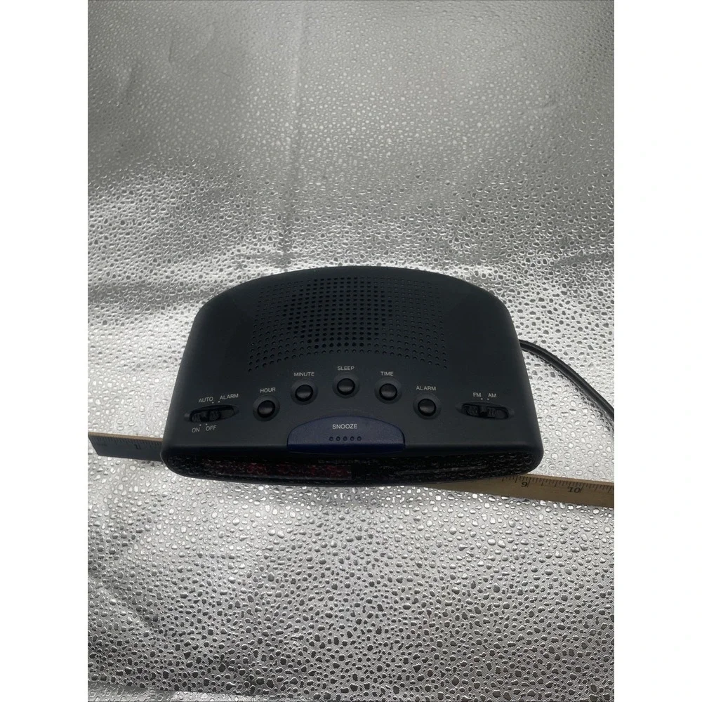 Radio Shack 12-1630 Alarm Clock Radio-AM/FM-Corded-Tested/Works